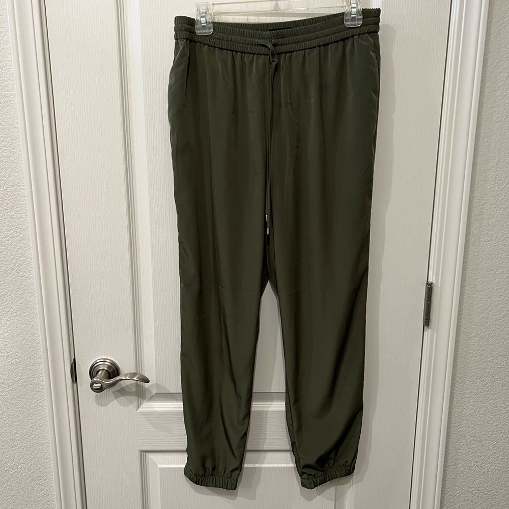 Worn once Express highs ankle joggers size Medium